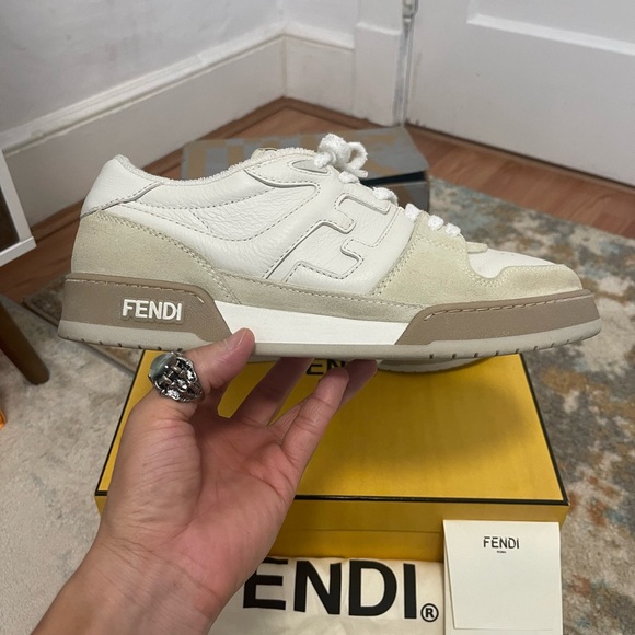 EUC Men’s Size 8 (Euro Sz 41) Fendi Match Low Top Suede Sneakers In White/Beige - Picture 9 of 17